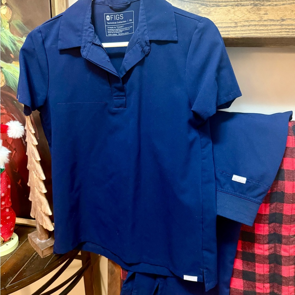 Figs Deep Blue Scrub Ensemble